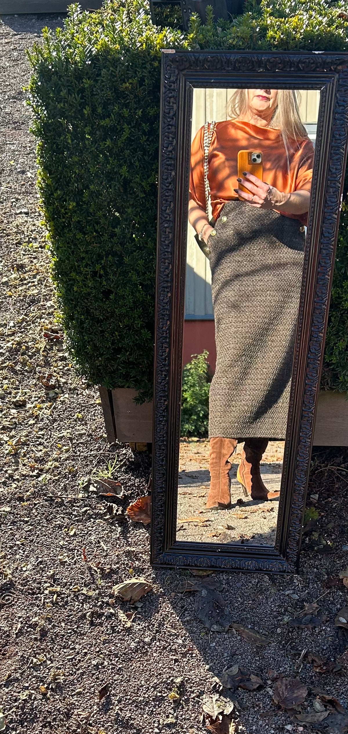 AW25 Brunt Midi skjørt med Gullknapper