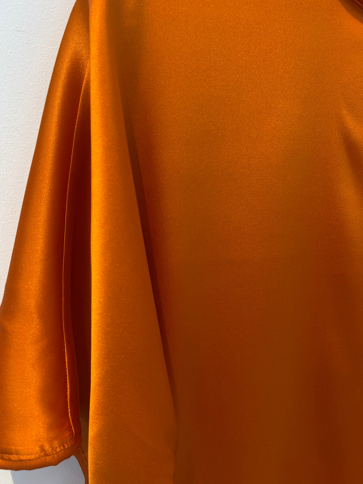 AW25 Orange Silkesateng bluse