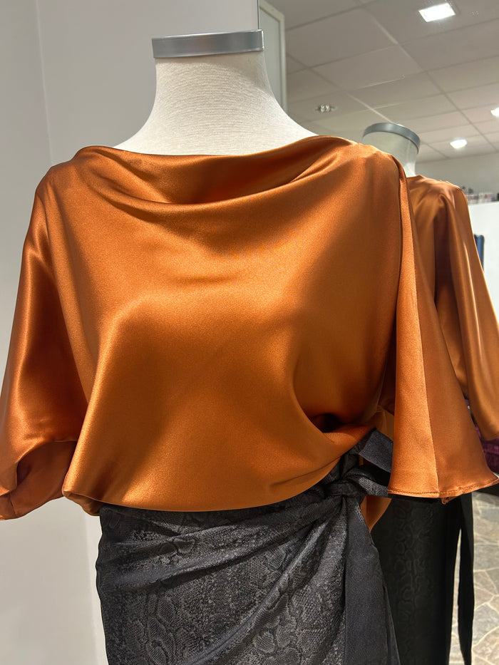 AW25 Rust Silkesateng bluse