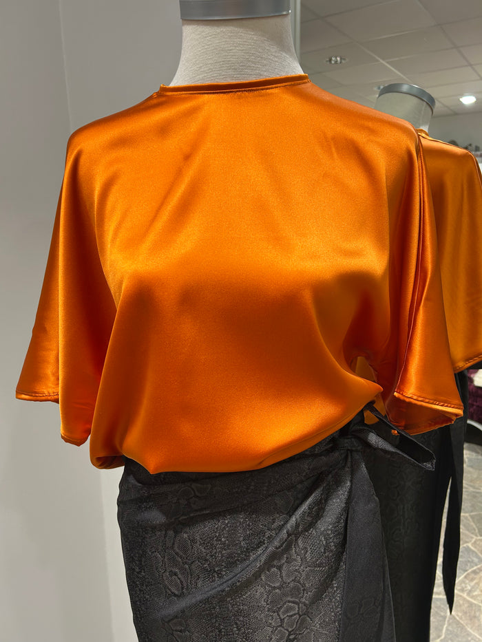 AW25 Orange Silkesateng bluse