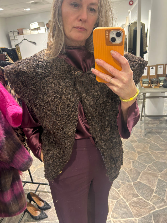 AW25 Brun Pels vest