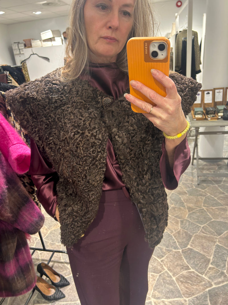 AW25 Brun Pels vest