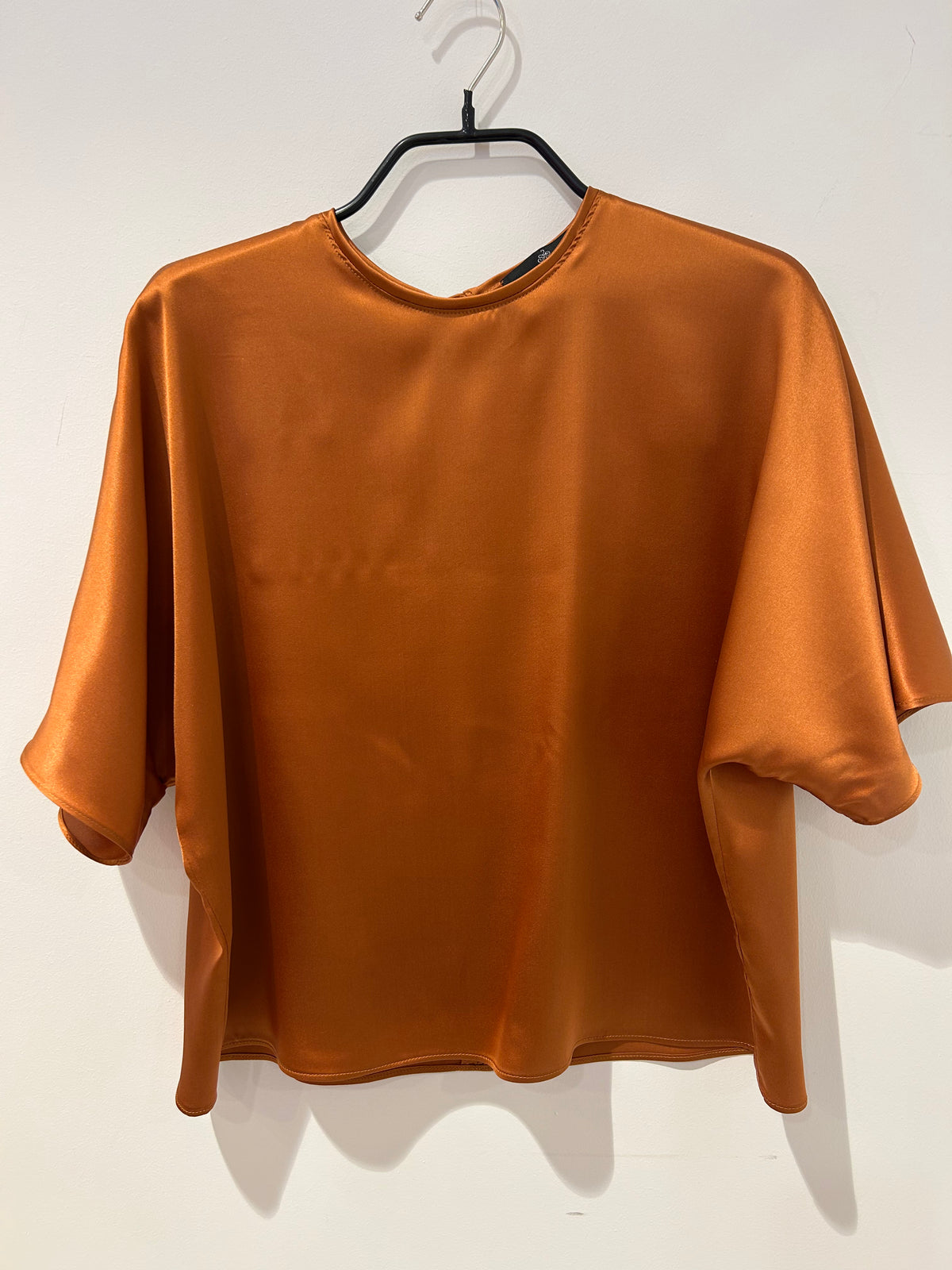 AW25 Rust Silkesateng t-skjorte bluse