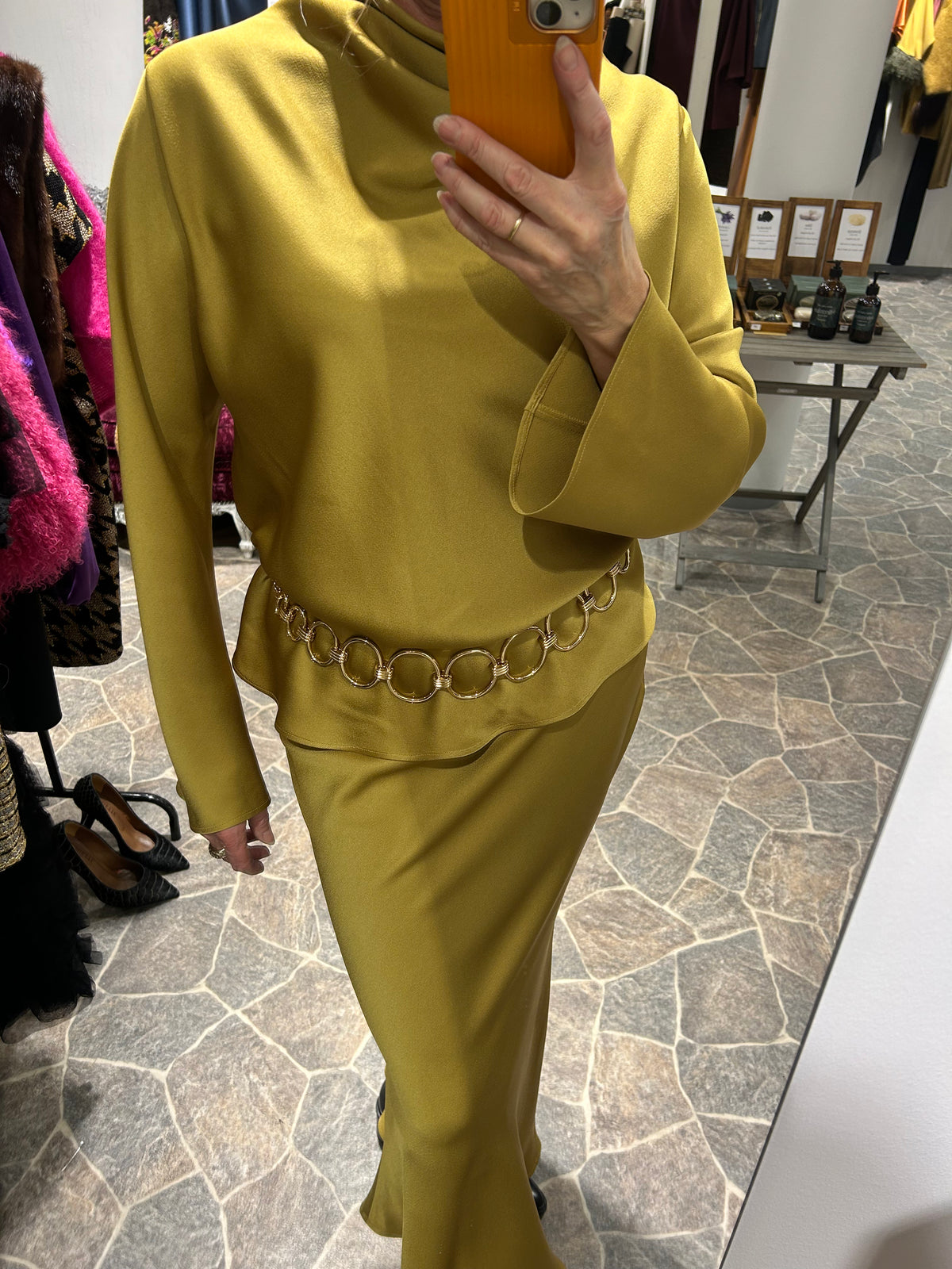 AW25 Oker gul bluse med lang arm