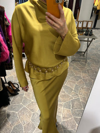 AW25 Oker gul bluse med lang arm