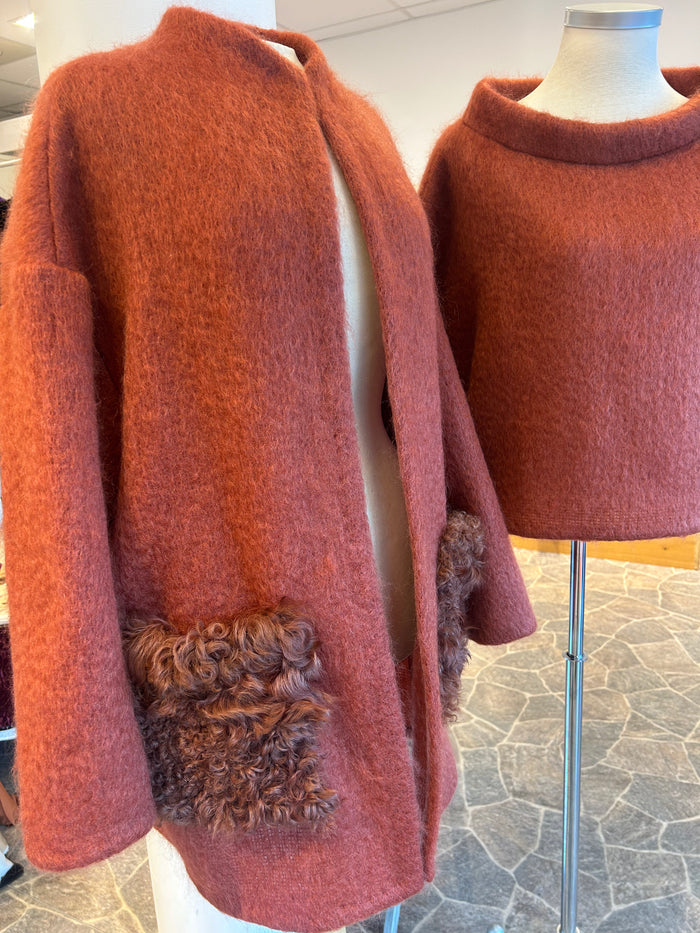 AW 25 Rustfarget Mohairjakke med Pelslommer