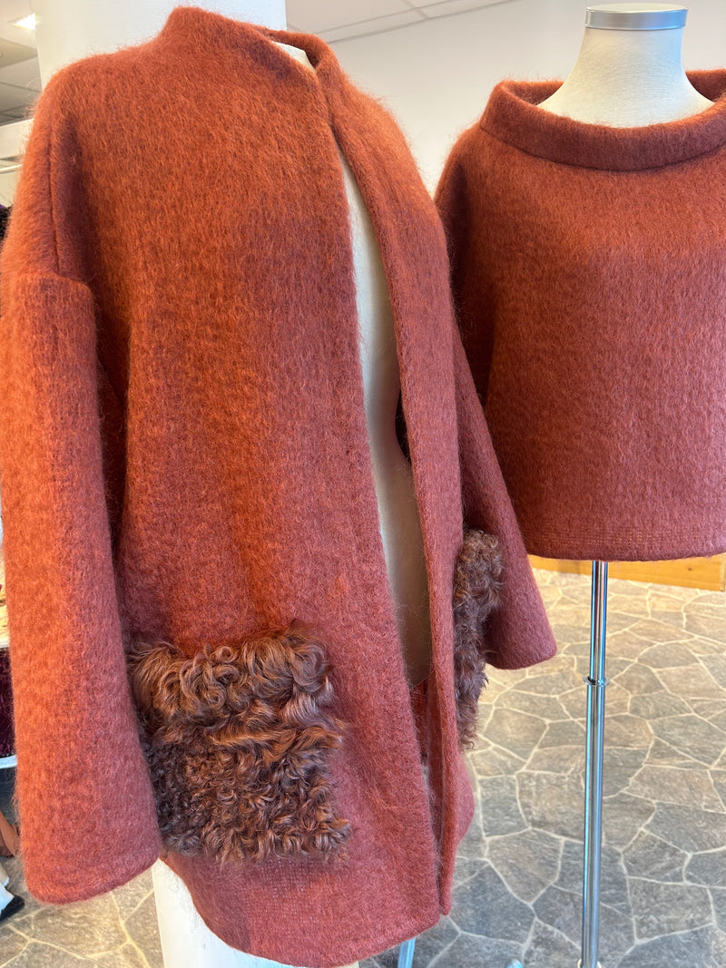 AW 25 Rustfarget Mohairjakke med Pelslommer