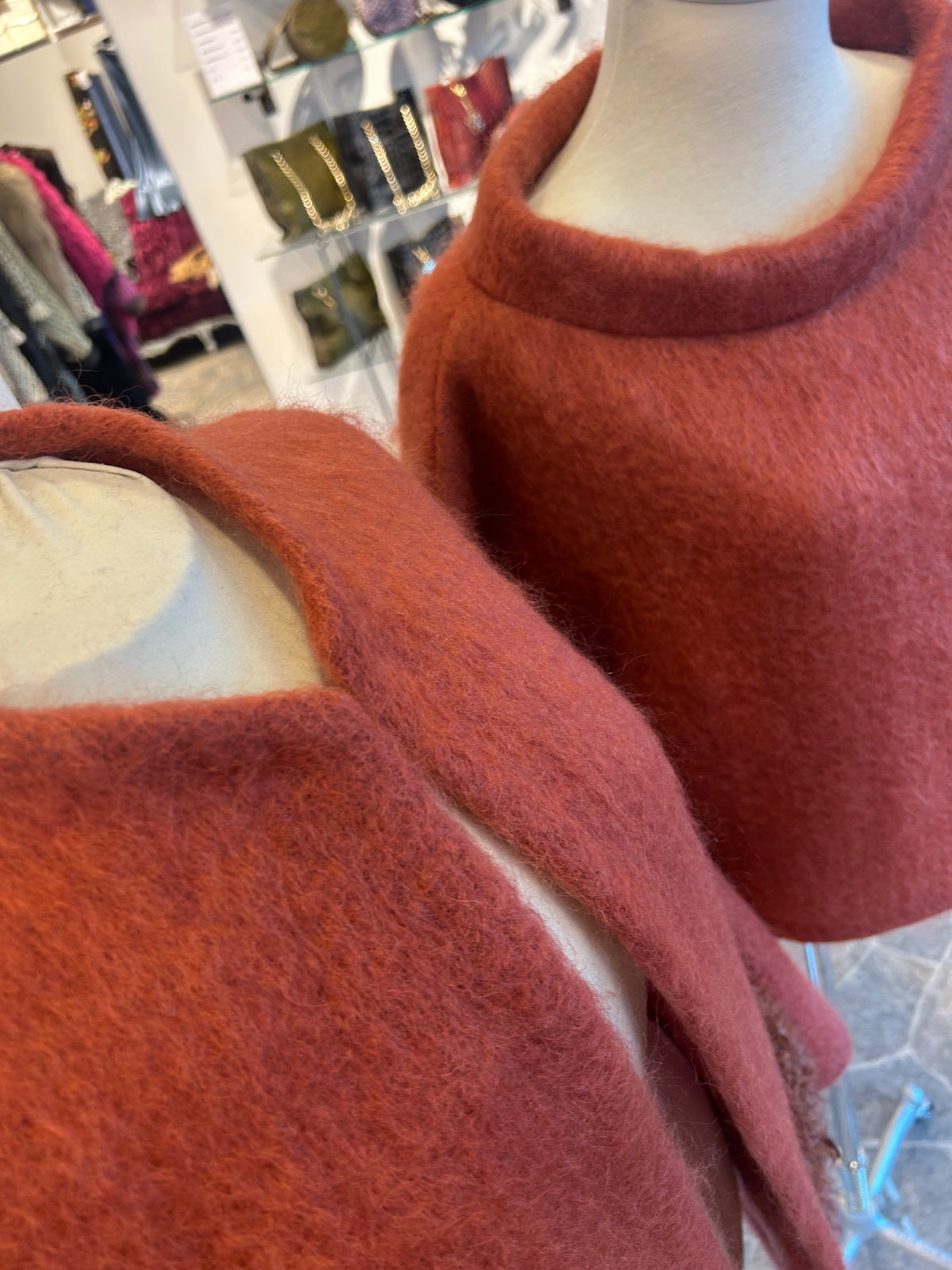 AW 25 Rustfarget Mohairjakke med Pelslommer