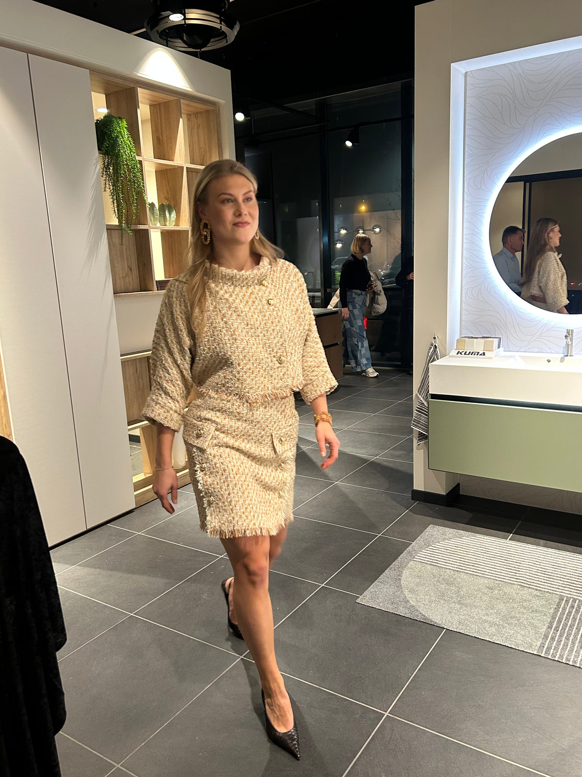 AW26 Beige Miniskjørt med Gullknapper