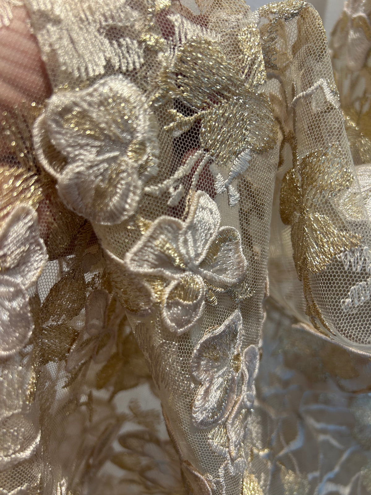 SS26 Gull kjole med skinn belte