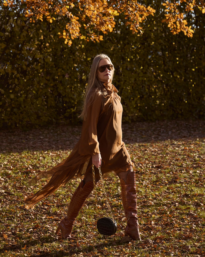 AW25 Brun Silkechiffonkjole