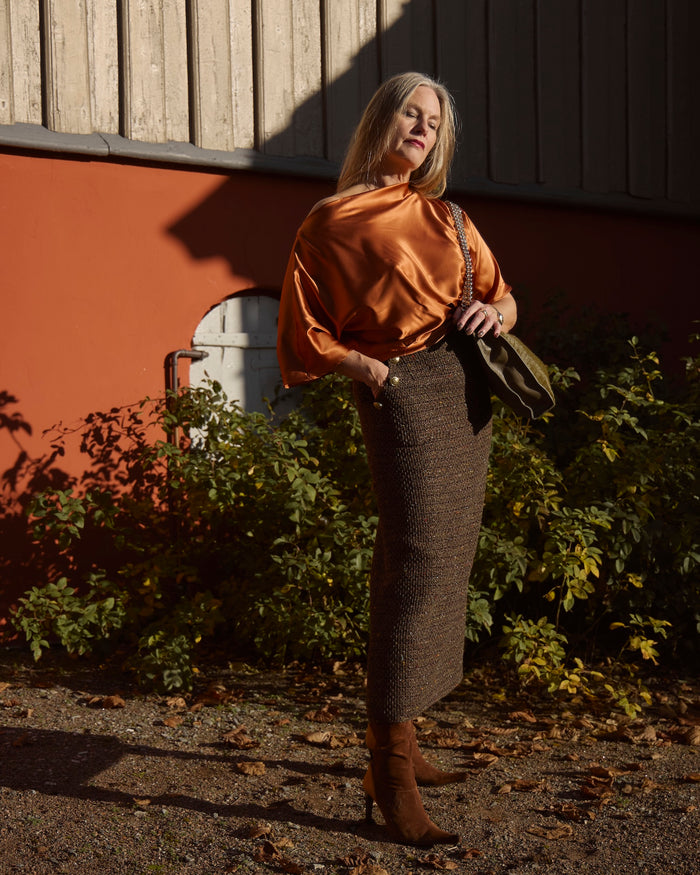 AW25 Brunt Midi skjørt med Gullknapper