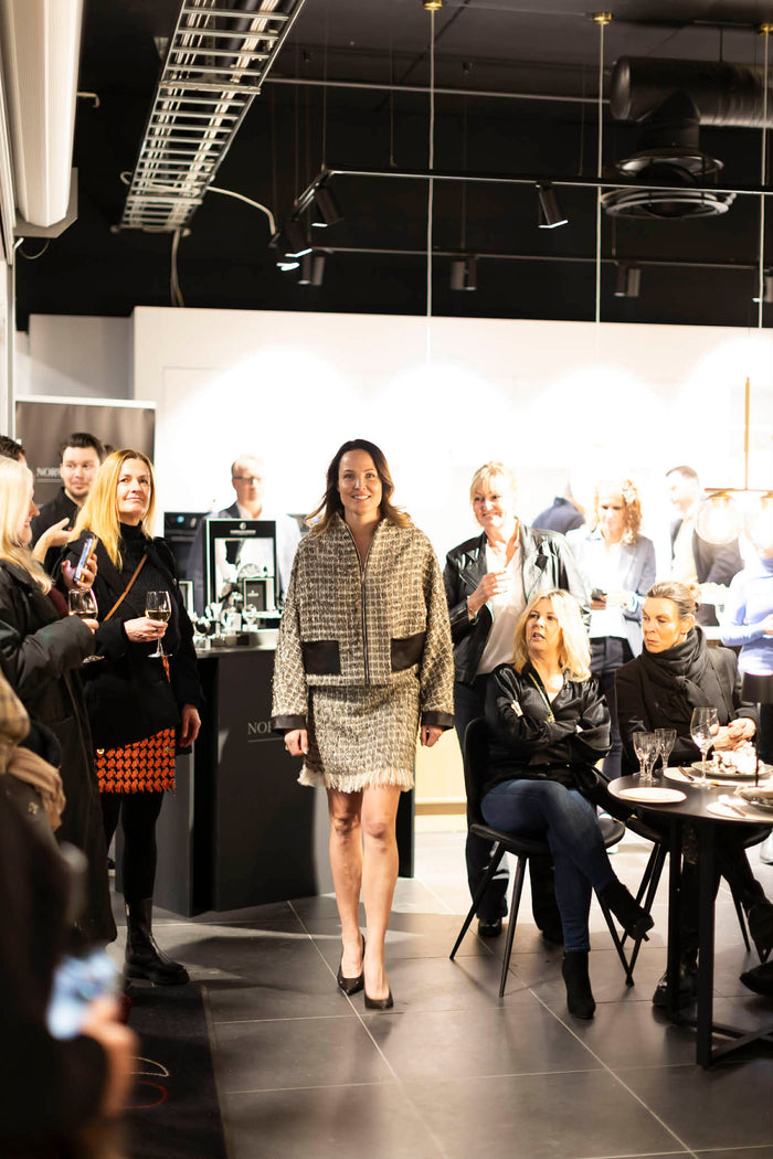 SS26 Beige Tweed Jakke med Glidelås