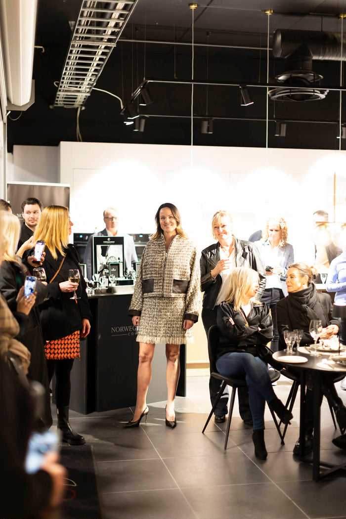 SS26 Beige Miniskjørt med frynser