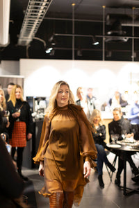 SS26 Brun Silkechiffonkjole