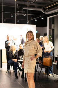 AW26 Beige Miniskjørt med Gullknapper